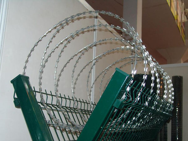 直線式刀片刺繩