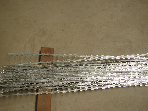 直線式刀片刺繩