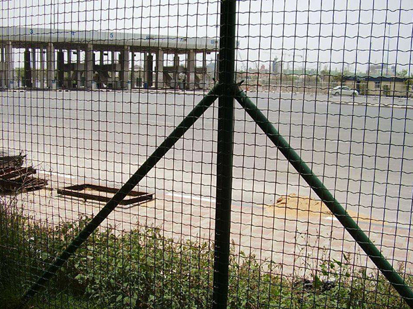 荷蘭網(wǎng)護(hù)欄